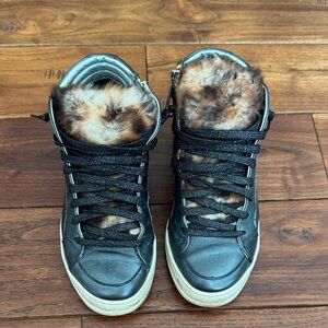 furry tongue high top P448 sneakers !!